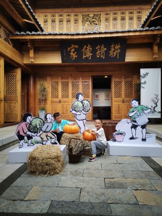 2022.8.1哥哥弟弟逛乌龙古镇