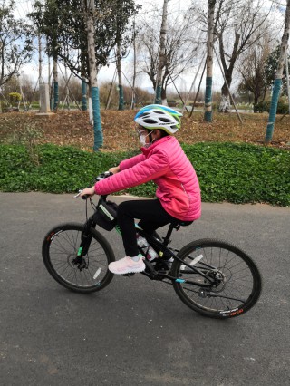 2022年1月可乐公园画雨伞、骑行斗南湿地公园